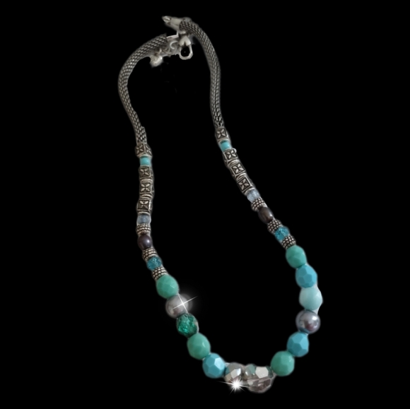 Brighton Soho Howlite Beaded Short Necklace  Like New - Picture 4 of 13